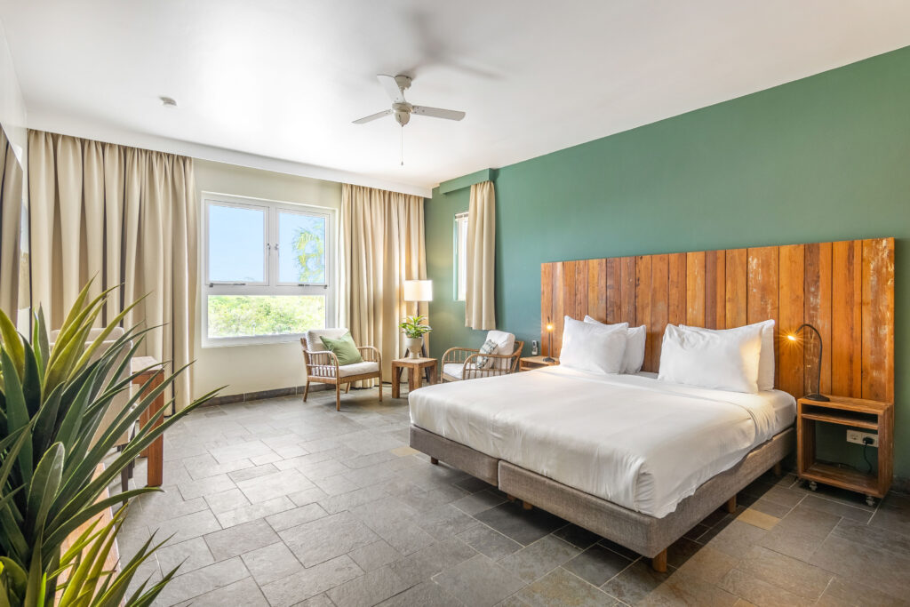 Discover the spacious Superior King Room at Bayside Boutique Hotel Curacao.